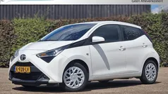 Wit Gebruikt 2021 Toyota Aygo X-play Hatchback | € 10.995 (Eerlijke prijs)