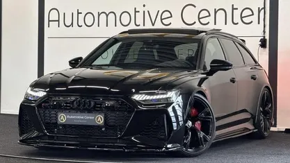 Zwart, metallic lak Occasion 2023 Audi RS6 Performance Stationwagen | € 139.945 (Super prijs)