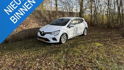 Wit Occasion 2019 Renault Clio IV Intens Hatchback | € 11.495 (Eerlijke prijs)