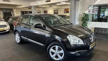 Zwart Gebruikt 2009 Nissan Qashqai Visia SUV | € 3.995 (Eerlijke prijs)
