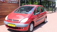 Rood, metallic lak Gebruikt 2003 Citroën Xsara Picasso MPV | € 850 (Goede deal)