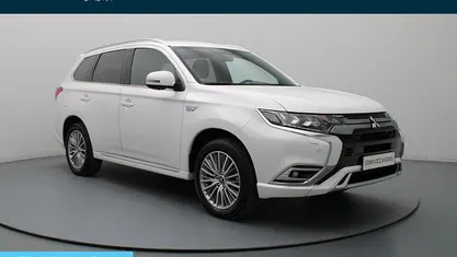 Occasion Mitsubishi Outlander Intense+ 224 PK (164 kW) 2021 SUV