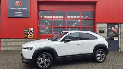 Wit Occasion 2024 Mazda MX30 Exclusive-Line SUV | € 19.950 (Eerlijke prijs)