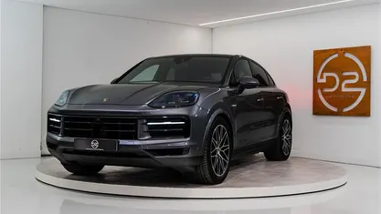 Grijs Occasion 2024 Porsche Cayenne SUV | € 109.980 (Goede deal)