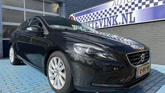 Zwart Gebruikt 2014 Volvo V40 Stationwagen | € 12.950 (Eerlijke prijs)