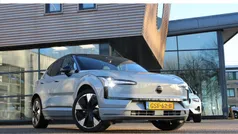 Grijs, metallic lak Gebruikt 2024 Volvo EX30 Performance SUV | € 36.950 (Eerlijke prijs)