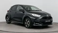 Zwart Gebruikt 2024 Toyota Yaris Hybrid Edition Hatchback | € 26.999 (Eerlijke prijs)