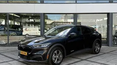 Zwart Gebruikt 2021 Ford Mustang Mach-E SUV | € 22.450 (Eerlijke prijs)