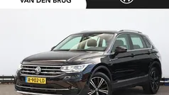 Zwart Gebruikt 2022 VW Tiguan Elegance SUV | € 36.195 (Eerlijke prijs)