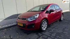 Rood Gebruikt 2014 Kia Rio Hatchback | € 6.950 (Eerlijke prijs)