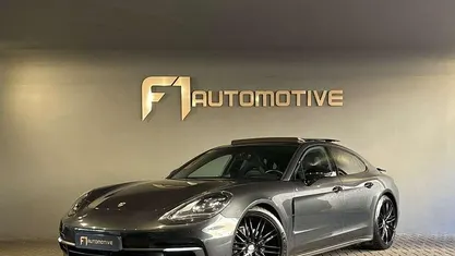 Grijs Gebruikt 2018 Porsche Panamera Sedan | € 54.500 (Eerlijke prijs)
