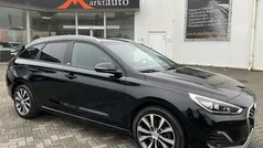 Zwart Gebruikt 2019 Hyundai i30 Premium Stationwagen | € 16.440 (Eerlijke prijs)
