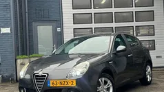 Grijs Gebruikt 2011 Alfa Romeo Giulietta Distinctive Hatchback | € 4.995 (Eerlijke prijs)