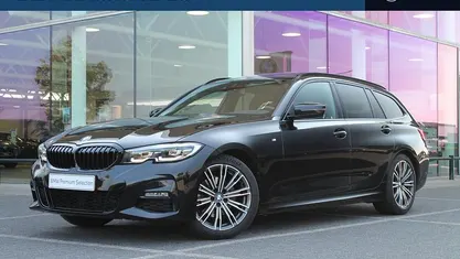 Zwart Gebruikt 2022 BMW 320 Executive Stationwagen | € 36.450 (Eerlijke prijs)