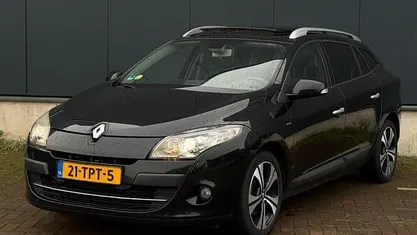 Zwart (metallic) Occasion 2012 Renault Mégane GrandTour Bose Edition Stationwagen | € 2.950 (Eerlijke prijs)