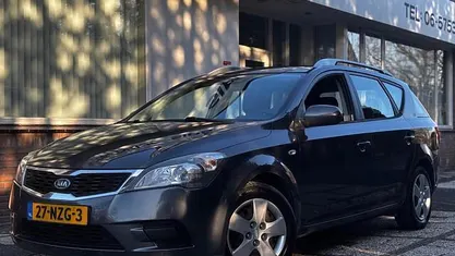 Grijs Gebruikt 2011 Kia Ceed Hatchback | € 2.250 (Eerlijke prijs)