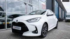 Gebruikt 2021 Toyota Yaris Hybrid Design Hatchback | € 21.950 (Eerlijke prijs)