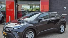 Zwart, metallic lak Gebruikt 2020 Toyota C-HR SUV | € 21.400 (Eerlijke prijs)
