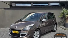 Bruin Gebruikt 2010 Renault Scénic III MPV | € 3.950 (Eerlijke prijs)