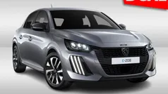 Grijs, metallic lak Nieuw 2025 Peugeot e-208 Active Hatchback | € 28.888 (Eerlijke prijs)