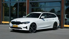 Wit Gebruikt 2021 BMW 320e Stationwagen | € 29.944 (Eerlijke prijs)