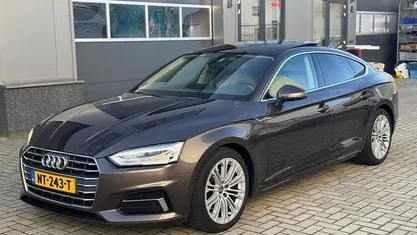 Bruin (metallic) Occasion 2017 Audi A5 Sportback Sport Hatchback | € 15.550 (Super prijs)