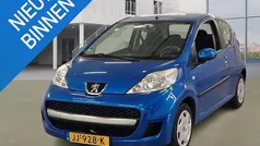 Blauw, metallic lak Gebruikt 2012 Peugeot 107 Urban Move Hatchback | € 3.499 (Eerlijke prijs)
