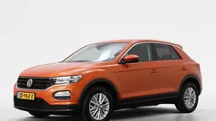 Oranje Gebruikt 2018 VW T-Roc Style SUV | € 20.345 (Eerlijke prijs)