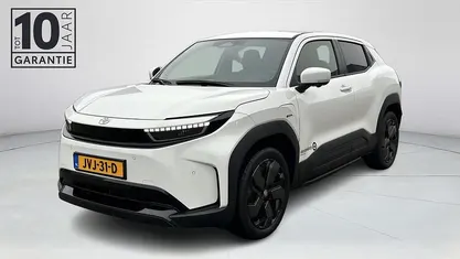 Nieuw Toyota Urban Cruiser Executive 127 kW (174 PK) 2026 Wit SUV