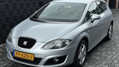 Grijs Gebruikt 2010 Seat Leon Hatchback | € 3.950 (Eerlijke prijs)