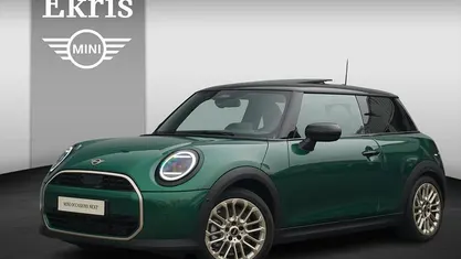 British racing green Occasion 2024 Mini Cooper Favoured Hatchback | € 31.850 (Goede deal)