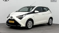 Wit Gebruikt 2020 Toyota Aygo X-play Hatchback | € 10.445 (Eerlijke prijs)