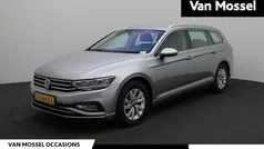 Grijs Gebruikt 2022 VW Passat Business Stationwagen | € 28.900 (Eerlijke prijs)