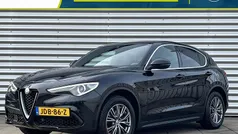 Zwart Gebruikt 2018 Alfa Romeo Stelvio Super SUV | € 30.350 (Goede deal)