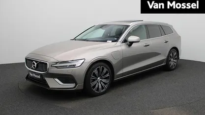 Grijs Occasion 2026 Volvo V60 Inscription Stationwagen | € 31.900 (Super prijs)