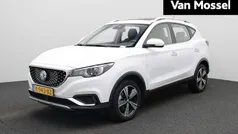 Wit Gebruikt 2021 MG ZS Luxury Sedan | € 16.495 (Eerlijke prijs)