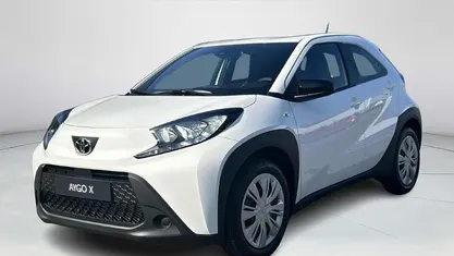 Gebruikt 2025 Toyota Aygo X Play SUV | € 20.945 (Eerlijke prijs)