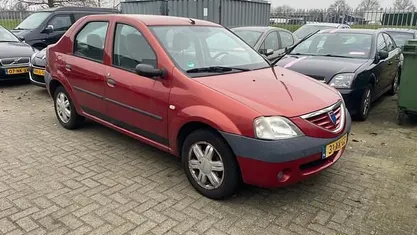 Occasion Dacia Logan Lauréate 75 PK (55 kW) 2007 Rood Sedan