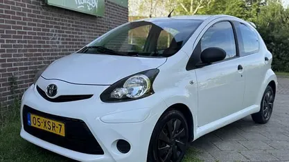 Gebruikt 2012 Toyota Aygo Hatchback | € 2.445 (Eerlijke prijs)