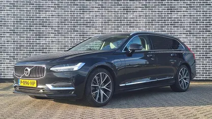 Zwart Gebruikt 2022 Volvo V90 Inscription Stationwagen | € 35.894 (Eerlijke prijs)