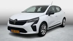 Wit Gebruikt 2024 Renault Clio V Evolution Hatchback | € 18.899 (Goede deal)