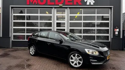 Occasion Volvo V60 Momentum 150 PK (110 kW) 2014 Zwart Stationwagen