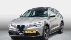 Grijs Gebruikt 2018 Alfa Romeo Stelvio Super SUV | € 30.689 (Eerlijke prijs)