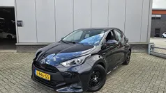 Zwart Gebruikt 2021 Toyota Yaris Active Hatchback | € 18.999 (Eerlijke prijs)