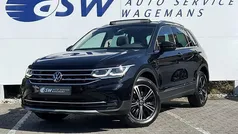 Zwart, metallic lak Gebruikt 2022 VW Tiguan Elegance SUV | € 33.950 (Eerlijke prijs)