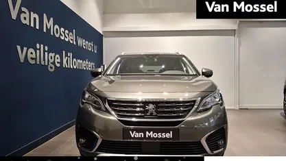 Grijs Occasion 2020 Peugeot 5008 Premium SUV | € 22.935 (Eerlijke prijs)