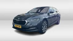 Grijs Gebruikt 2021 Skoda Octavia Business Line Stationwagen | € 25.950 (Eerlijke prijs)
