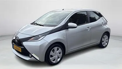 Occasion 2016 Toyota Aygo X-play Hatchback | € 8.900 (Eerlijke prijs)