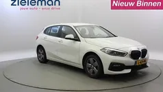Wit Gebruikt 2021 BMW 118 Comfort Edition Hatchback | € 18.845 (Eerlijke prijs)