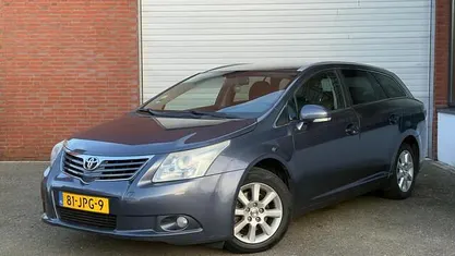 Blauw (metallic) Occasion 2009 Toyota Avensis Stationwagen | € 3.299 (Eerlijke prijs)
